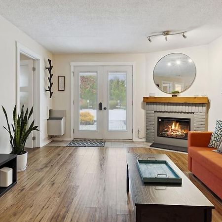 Whispering Pines Escape Apartment คอลลิงวูด ภายนอก รูปภาพ