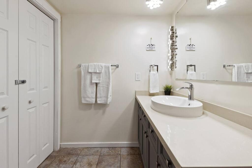 Whispering Pines Escape Apartment คอลลิงวูด ภายนอก รูปภาพ
