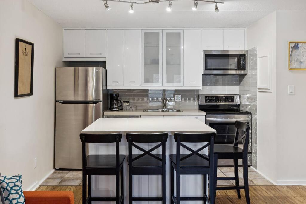 Whispering Pines Escape Apartment คอลลิงวูด ภายนอก รูปภาพ